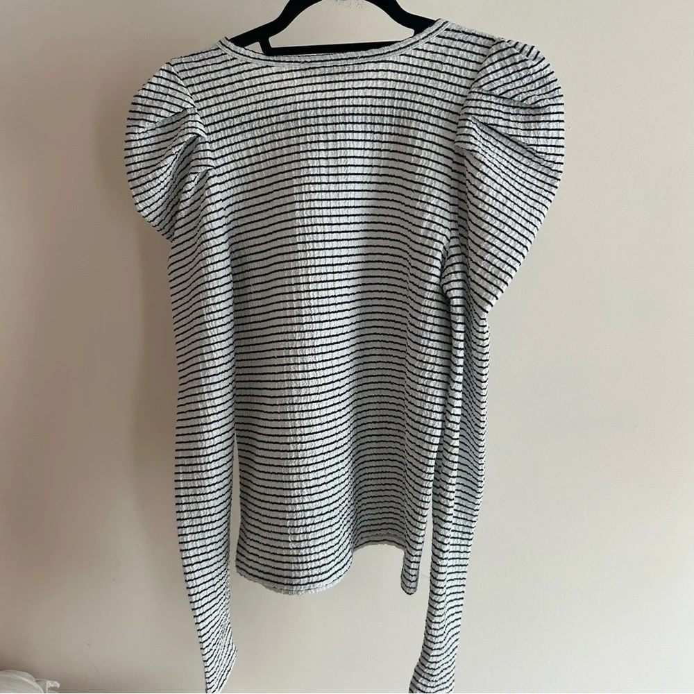 Navy Striped Loft Top‎ With Puff Sleeves; Size: XS